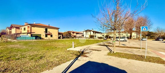 670m² Land in Mestrino, Italy No. 117127 27