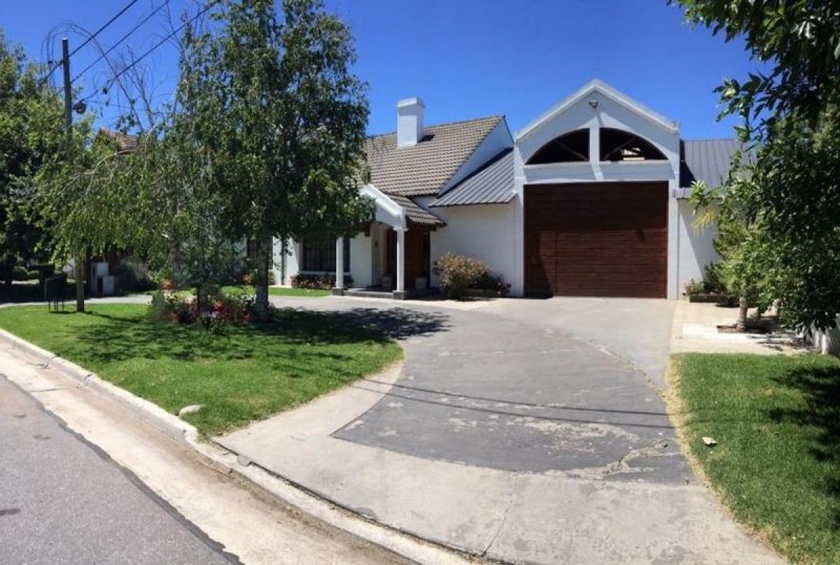 Дом с 3 спальнями в Мар-дель-Плата, Аргентина № 93643