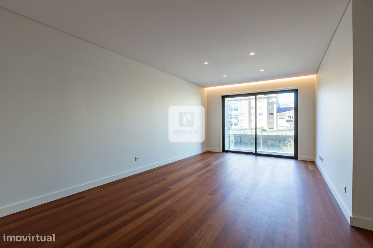 3 bedrooms Apartment in Matosinhos, Portugal No. 160452