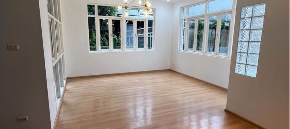 Casa T4 em Chatuchak, Thailand N.º 8353 3