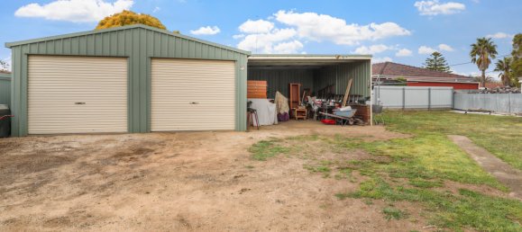 4 bedrooms House in Deniliquin, Australia No. 124 5