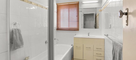 4 bedrooms House in Deniliquin, Australia No. 124 3