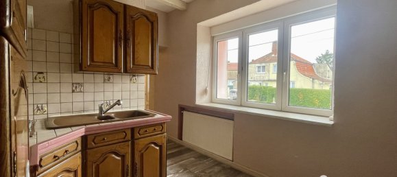 3 bedrooms House in Crehange, France No. 157358 7