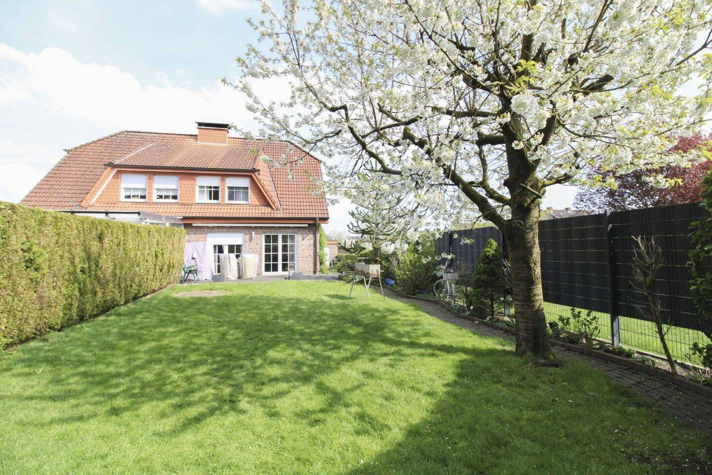 3 bedrooms Townhouse in Warendorf, Germany No. 273755