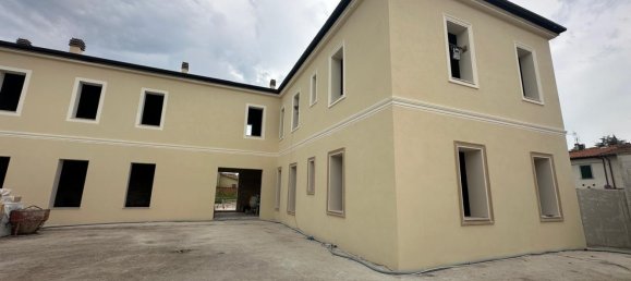 3 rooms Apartment in Campi Bisenzio, Italy No. 9897 17