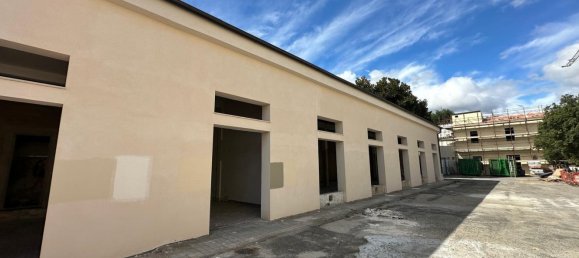 3 rooms Apartment in Campi Bisenzio, Italy No. 9897 6