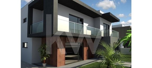 4 Schlafzimmer Haus in Corroios, Portugal, Nr. 59996 16