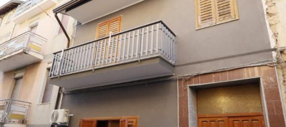 5-Zimmer Haus in Palagonia, Italy, Nr. 233200 3