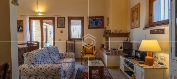 8 rooms Villa in Tarquinia, Italy No. 278494 3