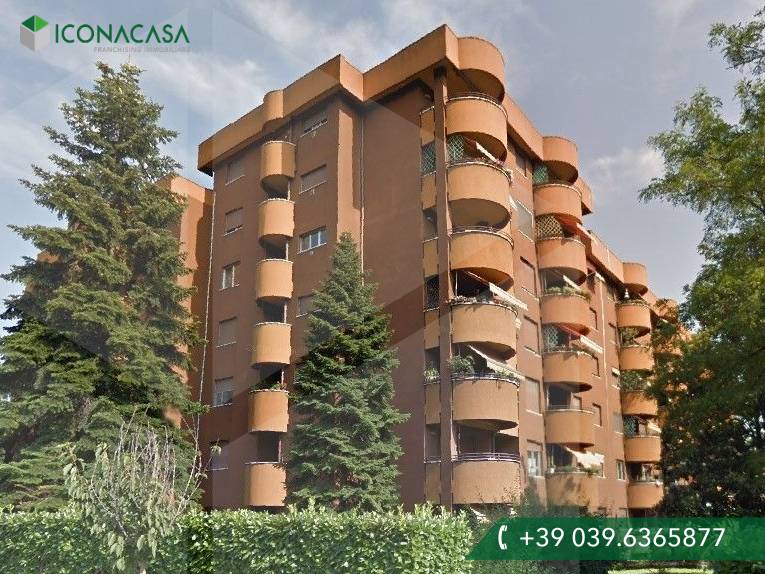 Apartamento de 3 habitaciónes en Monza, Italy No. 22837