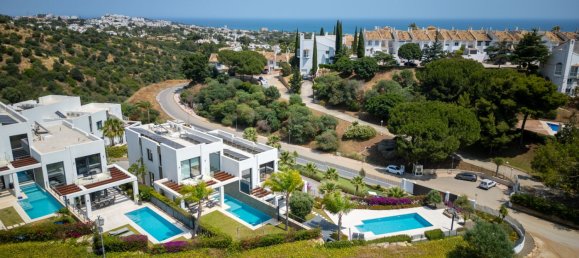 Villa de 5 dormitorios en Marbella, Spain No. 148301 2