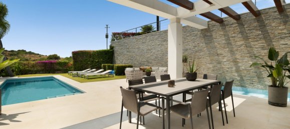 Villa de 5 dormitorios en Marbella, Spain No. 148301 3