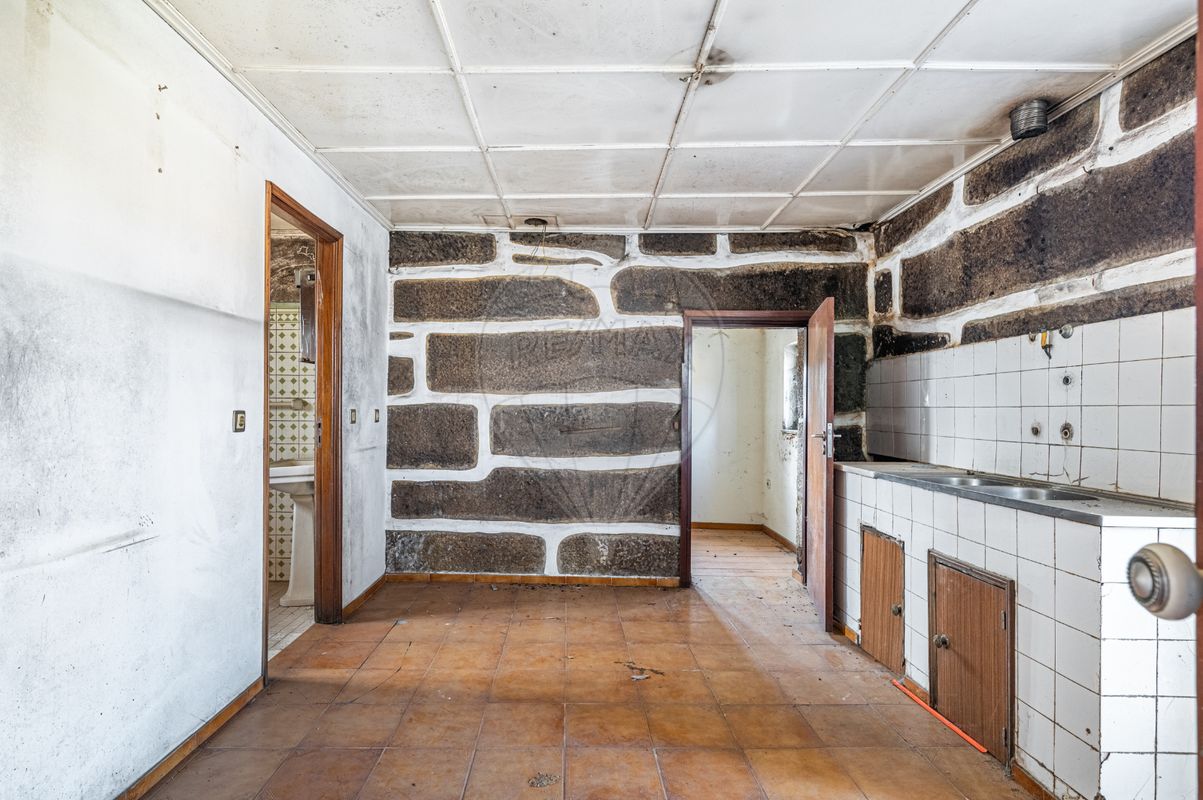 Дом с 3 спальнями в Вила Нова ди Фамаликан, Португалия № 162191