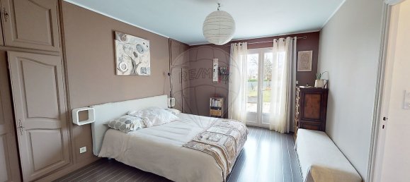 7 Schlafzimmer Haus in Saint-Denis-de-l'Hotel, France, Nr. 77291 13