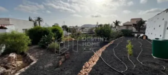 3 bedrooms House in La Oliva, Spain No. 170129 2