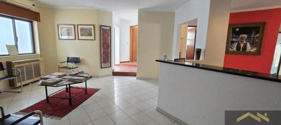 2 bedrooms Commercial property in Carvoeiro, Portugal No. 9305 4