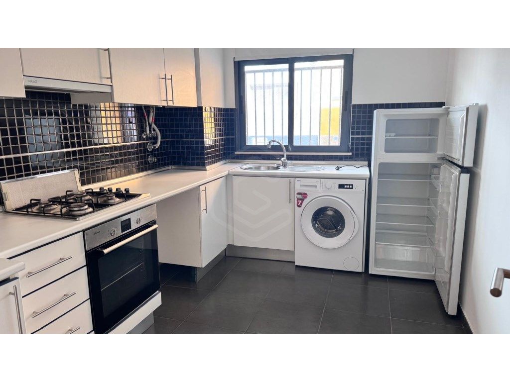 1 bedroom Apartment in Quelfes, Portugal No. 323866