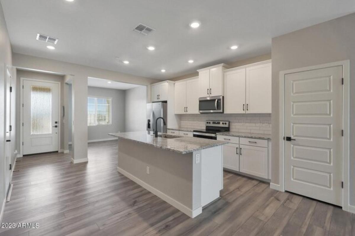 3 bedrooms House in Youngtown, USA No. 423563