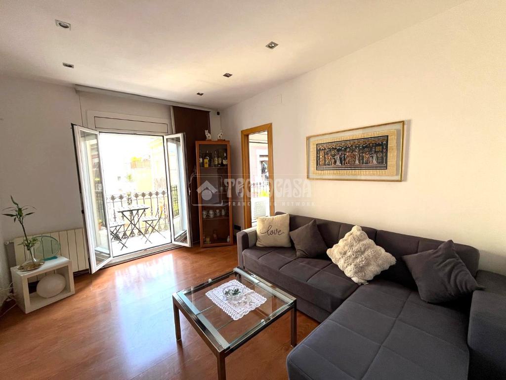 3-salle Appartement à Ciutat Vella, Spain No. 230424