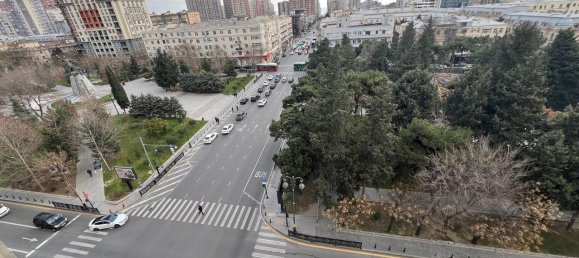 4 bedrooms Apartment in Nasimi, Azerbaijan No. 1322 6