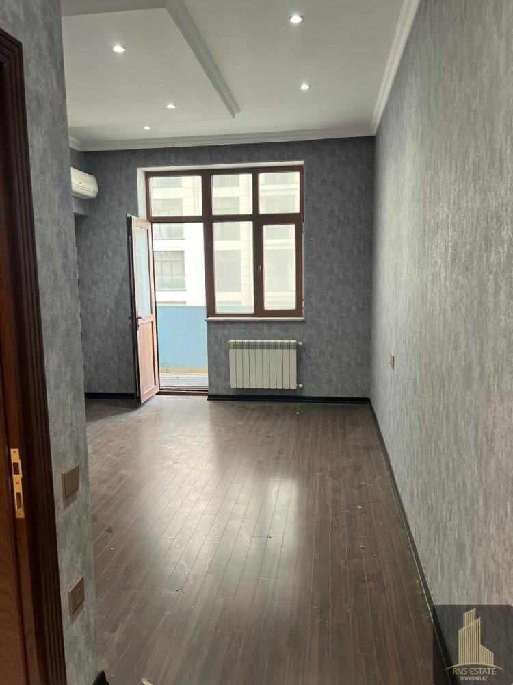 4 bedrooms Apartment in Nasimi, Azerbaijan No. 1322