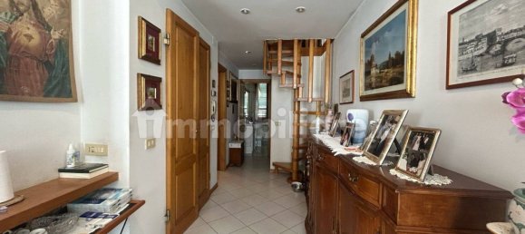 2 bedrooms Apartment in Florence, Italy No. 11718 6