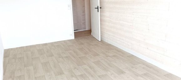 1 bedroom Apartment in Chateauroux, France No. 220080 11