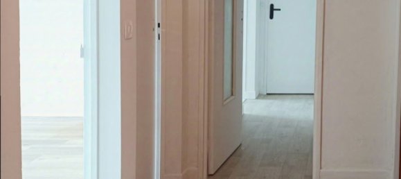 1 bedroom Apartment in Chateauroux, France No. 220080 6