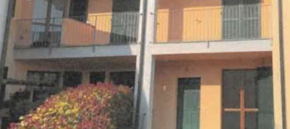 5 rooms Apartment in Ponte dell'Olio, Italy No. 309386 2