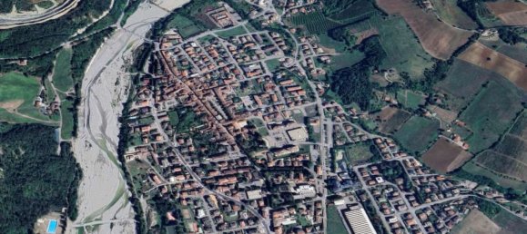 5 rooms Apartment in Ponte dell'Olio, Italy No. 309386 11