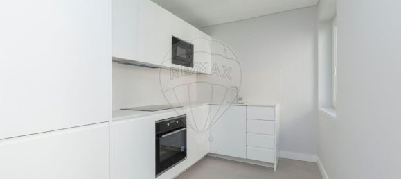 2 bedrooms Apartment in Lisbon, Portugal No. 70392 7