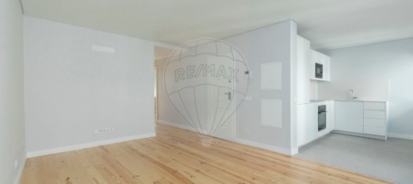 2 bedrooms Apartment in Lisbon, Portugal No. 70392 3