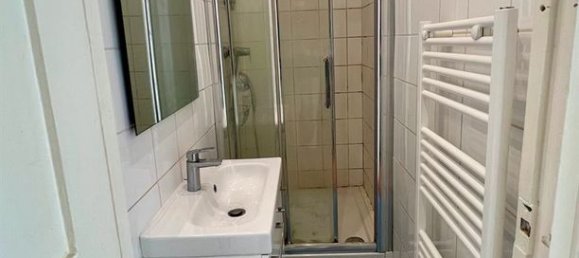 2 bedrooms Apartment in Seine-Saint-Denis, France No. 352046 5