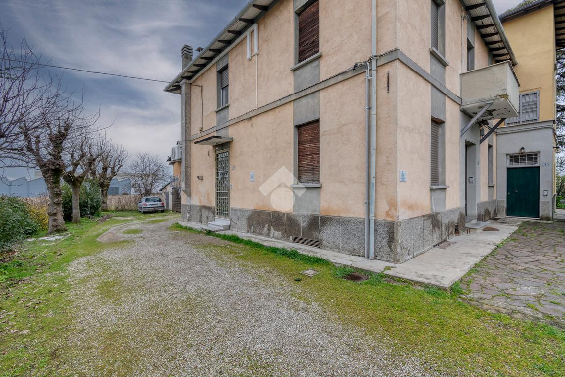 3 rooms Apartment in Ozzano dell'Emilia, Italy No. 75454