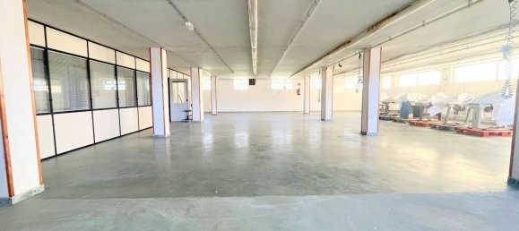 1600m² Warehouse in Camarinas, Spain No. 41665 2