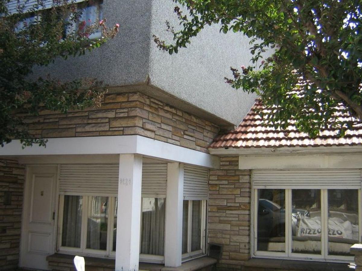 Дом с 4 спальнями в Мар-дель-Плата, Аргентина № 100828