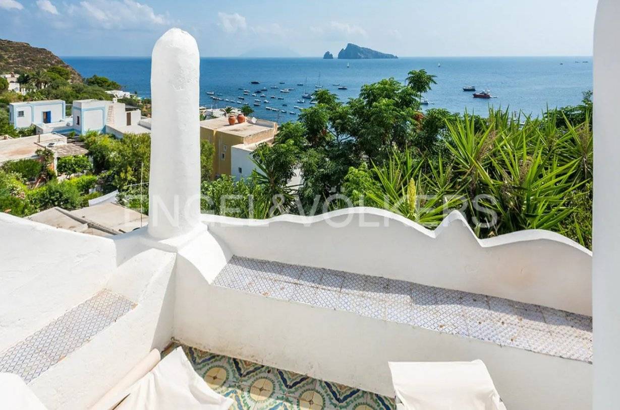 2 bedrooms Villa in Lipari, Italy No. 128544