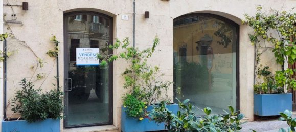  عقار تجاري في Cagliari, Italy 195متر مربع رقم 376323 2