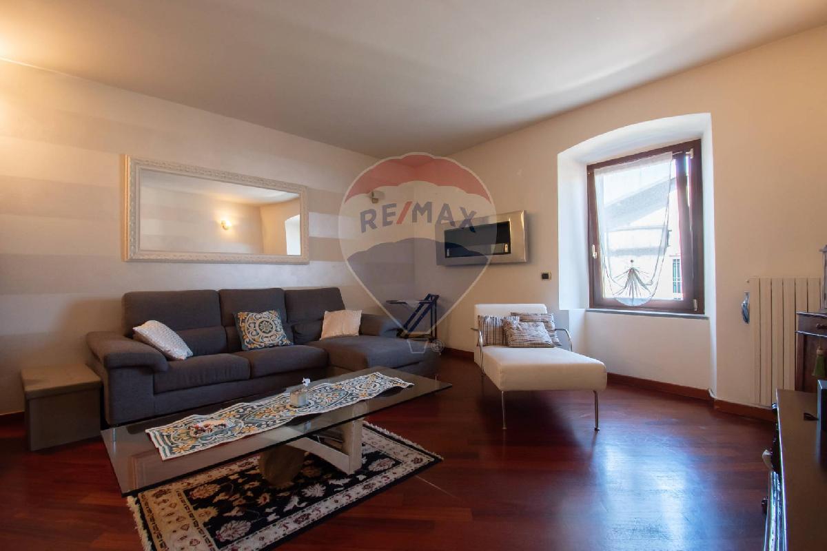 2 Schlafzimmer Wohnung in Sale Marasino, Italy, Nr. 293487