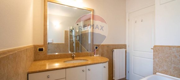 2 Schlafzimmer Wohnung in Sale Marasino, Italy, Nr. 293487 26