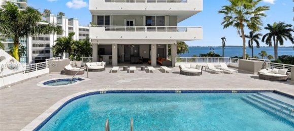 2 Schlafzimmer Gewerbliche Immobilien in Miami, USA, Nr. 615769 3
