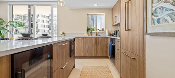 2 Schlafzimmer Gewerbliche Immobilien in Miami, USA, Nr. 615769 27