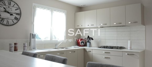 Дом с 6 спальнями в Бургуэн-Жальё, Франция № 206921 3