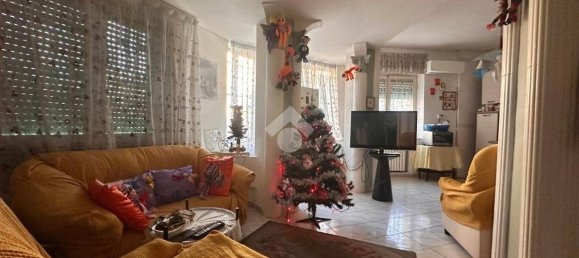 2 bedrooms Apartment in Naples, Italy No. 208890 4