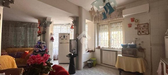 2 bedrooms Apartment in Naples, Italy No. 208890 3