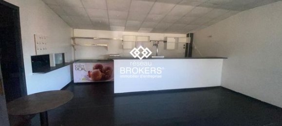 Gewerbliche Immobilie in Magny-en-Vexin, France 340m², Nr. 359087 5