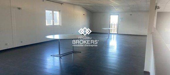 Gewerbliche Immobilie in Magny-en-Vexin, France 340m², Nr. 359087 2