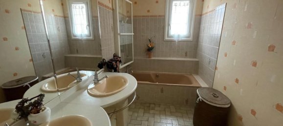 5 Schlafzimmer Villa in Chaveignes, France, Nr. 231773 20
