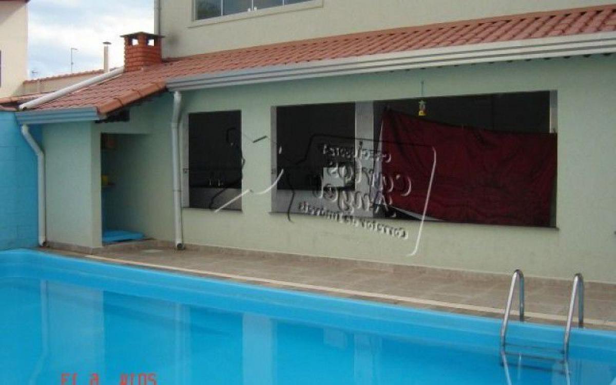 Casa de 4 dormitorios en Sao Paulo, Brazil No. 445117