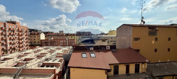 Studio in Milan, Italy No. 326002 41